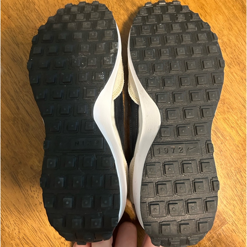 Women’s Nike waffle debut size 7.5